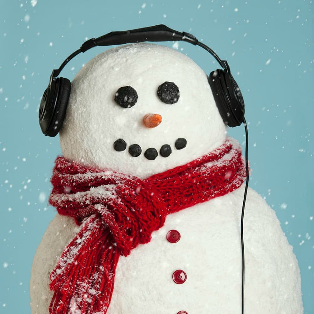 snowman-with-headphones