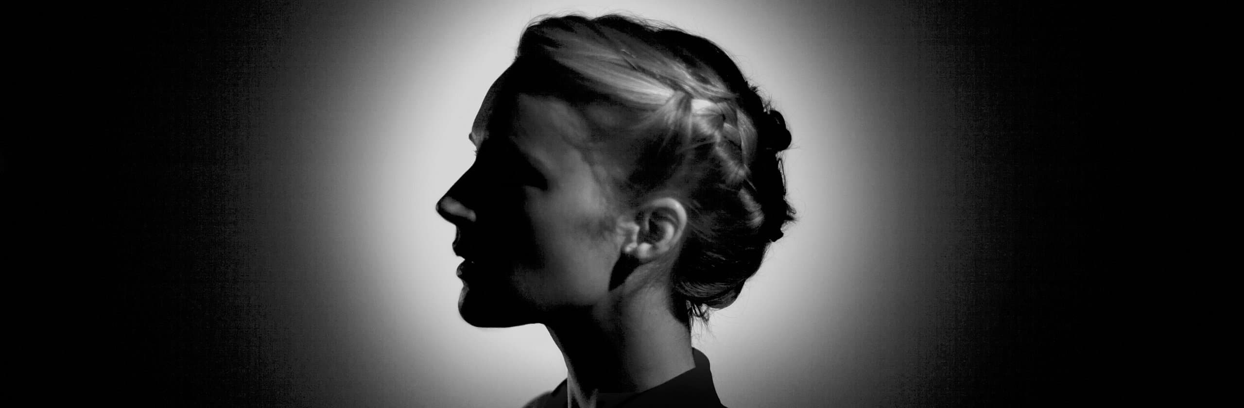 agnes-obel-2013-2-w1280h420@2x